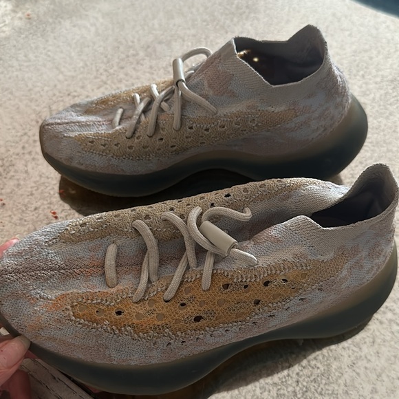 Yeezy boost 380 Adults - Picture 3 of 3